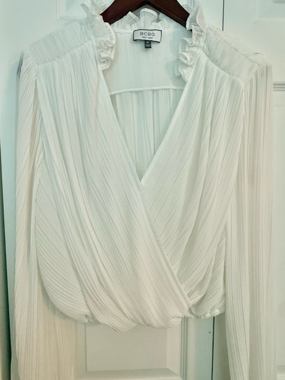 BCBG White Pleated Wrap Blouse with Ruffle Collar SIZE M